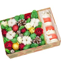 Новогодняя подарочная коробка с Макарунами